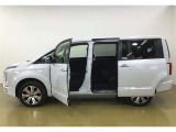 開口部が広く、乗り降りのしやすいお車です