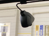 後方にもドライブレコーダーのカメラが付いています。前後両方でお車の周りを監視・記録いたします。*使用時は、別途SDカードが必要になります。
