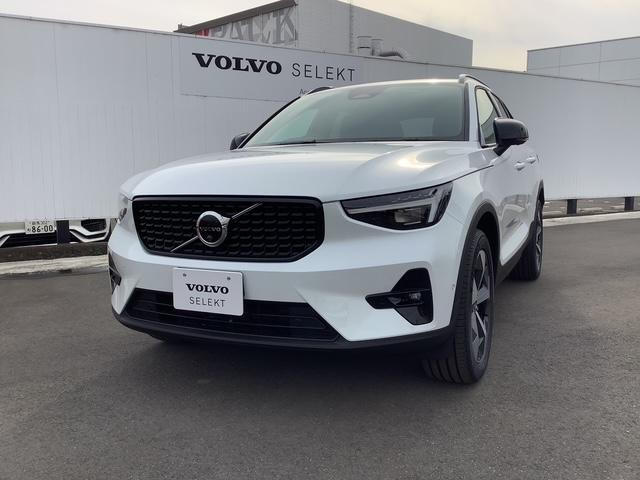 XC40ウルトラ B4 AWD ダークエディション 4WD