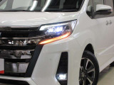 LEDヘッドライトです。デザイン性がよくとても明るいので、夜間の走行や悪天候でも安心です。しかも長寿命!