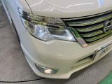 【LEDヘッドライト】悪天候や夜間走行時も良好な視界を確保し安心して運転できる高輝度LEDヘッドライトを装備!点灯速度が早く、消費電力も抑えられています。