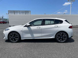 ご納車前には、BMWを熟知したメカニックによる100項目の点検・整備を行います。不具合箇所、交換時期に達している部品に関しましては、全て当社負担で交換してからのご納車となります。