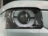 LEDヘッドライトは、点灯の瞬間から最大光量を発揮し、突然暗くなるトンネルなどでの安定感を高めます。