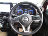 運転が楽しくなる明るく開放的な運転席まわりです。