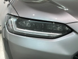 LEDヘッドライトは、点灯の瞬間から最大光量を発揮し、突然暗くなるトンネルなどでの安定感を高めます。