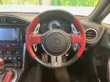 【革巻きステアリング】上質な革を使用することで、手にしっかり馴染みとても運転しやすいハンドルです♪