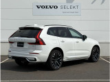 ◆バック/万が一を考え、安全性を重視する方に選ばれているVOLVO車。ドアを開閉するとその重み・厚みに驚くはず