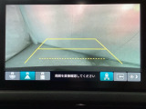 バックでの車庫入れも安心です! リアカメラが付いているバックモニター付のナビを装備しております。操作線もついており距離感も画面から確認できます。