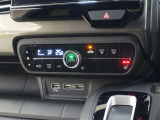 オートエアコンや、運転席にはシートヒーターが装備されております!四季を通じて快適にお過ごしいただけます♪