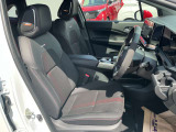 NISMO専用シート体にフィットするシートでストレスフリー!快適なドライブをお楽しみください◎