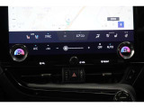 ドライバーが運転操作に集中できるコックピット思想、「タズナコンセプト」が取り入れられたインテリアとなっています