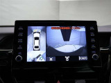パノラミックビューモニター装備!トップビュー&フロントビュー・車両に取り付けたフロントとサイドとバックのカメラ映像を合成して画面上に表示させることで、低速時の運転を補助する装置です。