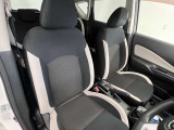 ゆったりと座れる運転席シートですのでストレスなく運転が出来ますよ!