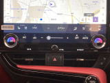 オートエアコンは温度を設定するだけで、自動で風量などを設定してくれます。運転しながら操作も必要ないので、安全性も向上します。