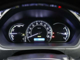 とっても見やすいメーターです。夜間時はラグジュアリーな気分にさせてくれる照明が魅力ですので、夜のドライブも楽しみになりますよ♪
