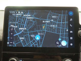 ディスプレイオーディオ(コネクティッドナビ対応)PLUS搭載。T-Connectご契約で2028年10月まで無償で利用できるナビ(期限到来後は有償)と、解約後も利用できる車載ナビが搭載されています。