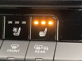 運転席、助手席にはシートヒーターが付いています。最近の冬場は例年よりも寒くなっています。。。シートヒーターがあるとないとじゃ大違い!ぜひお試しあれ!