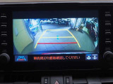 バックガイドモニターで、後方を確認しながら安心して駐車することができます。運転初心者も熟練者も必須の機能ですよ!