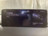ハンドル操作をアシストすることにより車線からの逸脱回避を支援します。