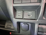 シガーソケット用の充電器が使用可能です!
