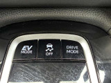 しっかり、法定点検または、車検整備を行います。オイル交換、オイルエレメントや消耗品のチェック、必要であれば交換して納車いたします。その際の整備記録は納車時にお渡しいたします!