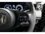 Hondaセンシングの機能のひとつ、アダプティブクルーズコントロール付!アクセルから足を離しても設定したスピードと前車との車間を保ち走行してくれます!車線維持もアシスト☆高速道路で疲労軽減ですね☆
