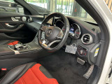 メルセデス・ベンツの定める厳しい基準をクリアしたお車のみをご案内させて頂きます。納車前整備はメーカー規定に基づき100項目以上にも及ぶ点検を熟練のメカニックによって行いご納車させて頂きます。