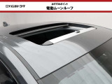 電動ムーンルーフ装備しています。