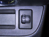 ヘッドランプの光軸調整ダイヤルを装備しております。