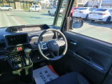 中古車を購入する場合、「車両本体価格」に加えて、税金や手数料などの「諸費用」を支払う必要があります。「法定費用:自動車税や自賠責保険等の国や自治体に払うことが法律上義務付けられている費用」「販売店手数