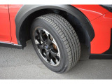 タイヤサイズは225/60R17です。