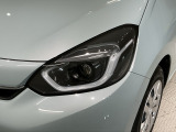 LEDヘッドライトは、点灯の瞬間から最大光量を発揮し、突然暗くなるトンネルなどでの安定感を高めます。