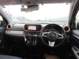 見通しのよいすっきりとした視界で、誰でも運転しやすいです。運転のしやすさは疲れにくさにも繋がりますよ♪