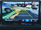 ガイドライン付きバックカメラを装備しているので、慣れない場所での車庫入れも安心です。
