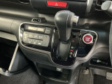 オートマチックシフトレバーは、手になじみ操作しやすい形状で安全運転にもつながります♪
