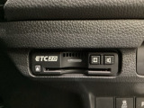 ハンドルの右下にETC2.0がついています。高速道路の料金所の通過も楽々です!。 カードの取り出しもしやすい場所についています。