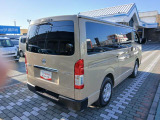 全てのクルマに車両検査証がついています。中古車オークション業界で確立された公正な基準を採用しています。トヨタ自動車によって、修復歴や状態を正しく判断できると認定された車両検査員が、1台1台検査し点数と