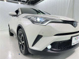 フォグランプ装着車です。暗い夜道の車両前方を明るく照らします