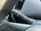 フロント&リアワイパーは雨量に合わせて調節できる間欠調整機能付き