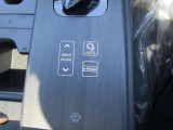 置くだけ充電などの機能のほか各操作スイッチがあります。