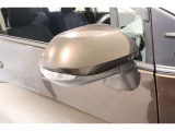 サイドターンランプ付きドアミラー。車両のドレスアップと右左折時の被視認性を兼ね備えたお洒落なミラーです。
