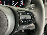【アダプティブ・クルーズ・コントロール】予め設定した車速内でクルマが自動的に加減速。 前走車との適切な車間距離を維持しながら追従走行し、高速道路でのドライバーの疲労を軽減してくれる嬉しい機能付♪