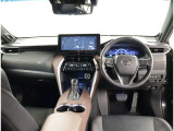 オシャレなインテリアで運転する気分も盛り上がりますよね^^