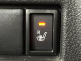 【シートヒーター】寒い日に重宝するシートヒーター!エアコンより早く温まってくれるので寒がりの人も安心ですね♪エアコンの温風は乾燥するから苦手、という方にもをおすすめです。