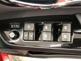 パワーウィンドは今や当たり前の機能ですが、無いと困る機能です。運転席からの操作で、全席の窓を振るオープンにしたり、フルクローズが可能です。