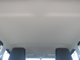 天井の状態も良好です。タバコを吸っていた車は、天井の色が変色してしまっているものもあります。中古車探しの際は、天井の状態も重要なポイントですよ!