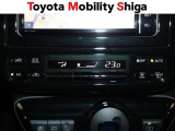 お好み温度に設定すると自動で調整してくれるオ-トエアコン装着車です。