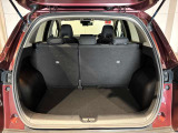ラゲッジルームも広々、開口部が広く荷物を積む時も積みやすくなっています!