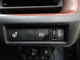 オートマチックハイビームとは、先行車や対向車のライトを認識し、ハイビームとロービームを自動で切り替える機能です。夜道の視界を確保します。詳細は販売店スタッフまでおたずねください。