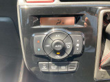 車内温度を感知して自動で温度調整をしてくれるのでいつでも快適な車内空間を作りあげます。